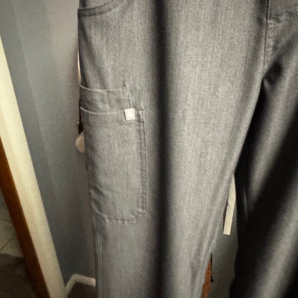 Figs kade cargo pants - Picture 2 of 3